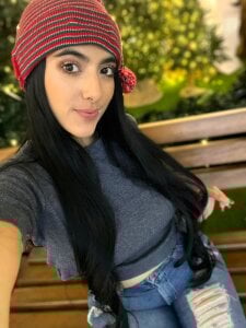 Cora_222 Christmas 2025 🎄 Pic 4