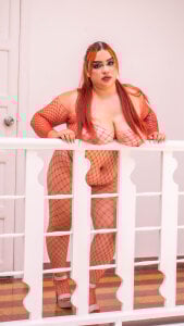 Victhoria_Red Public . fénykép