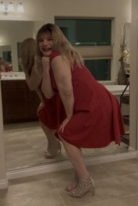 balad13 “Lady” in red Pic