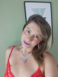 beautiful red of love and passion od Chanelll_Taylorr_  2 snímek