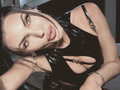 IvyOnna Public Gambar