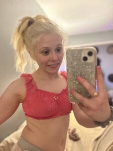 Everyday me☺️ de candysophia44  5 Imagens