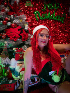 Mia_Tailor_Bms Merry Christmas Pic 2