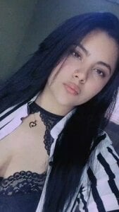 zoey_wild Public  2টি ছবি