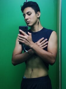 ianyoung18 Public Pic 4