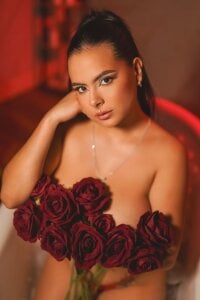 angelica_cross_ 🌹🩷🎀 Pic 2