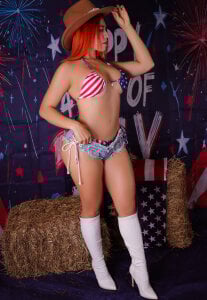 emyli_sw_ Red, white & so horny Pic 2