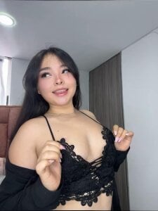 nahia__2a naughty girl Bild 2