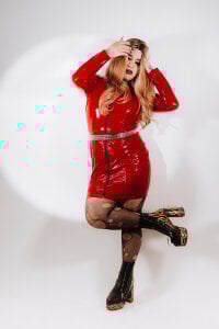 Lexxxxx_ red and very hot latex ❤️🦇 Pic 4