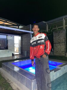 Michaell🌌☄️ de GREEN_BOYS  4 photos