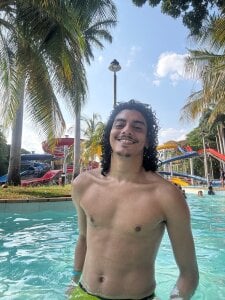 Straight_with_curls Pool 🔫 Pic 8