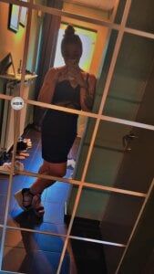 TheBlondeGirlのPublicの枚の写真