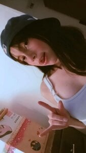 Sweet_Kitty_v Public Pic 4