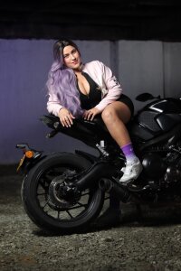 A sexy little girl💜🖤 od veronica__olsonn  6 snímek