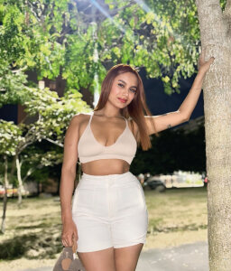 olivia_2326 Public Pic 4