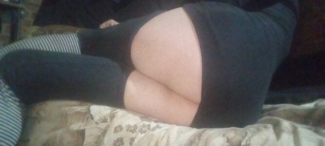 Kissingplay All black Pic 2