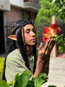 He’s not your cute little elf tonight he’s your fantasy turned dangerous. 💦 de Johan_gz_ Foto 8