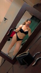 alice1-hott_ Public Pic 5