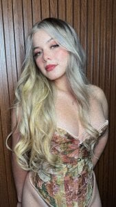 Petite_blake_ So glam Pic 9