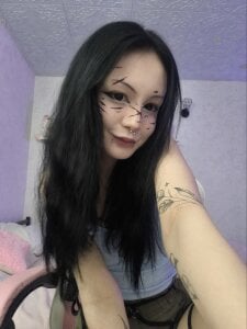 MiaScarletttのHalloween 2025 ^^ Lara Croft cosplayの 2枚の写真