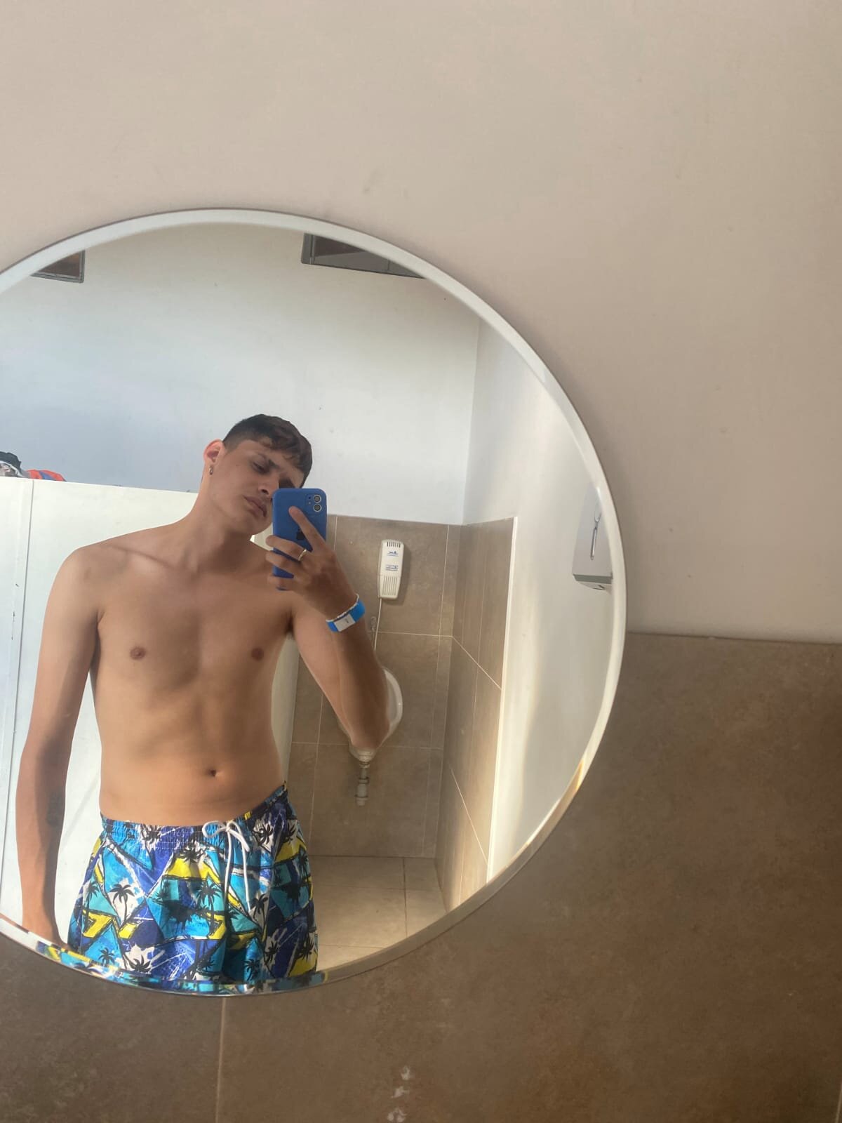 El_Flaquiito 님의 트렌드 중인 사진  6648개