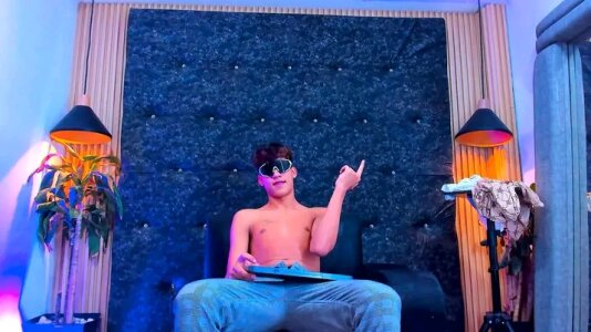 Public de Xavier_stronger  2 Imagens