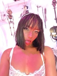 anuskah 🪽🪽 littl angel in halloownen 🪽🪽 Foto 8