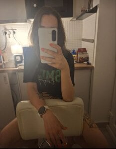 Er_yes_ass Public Pic