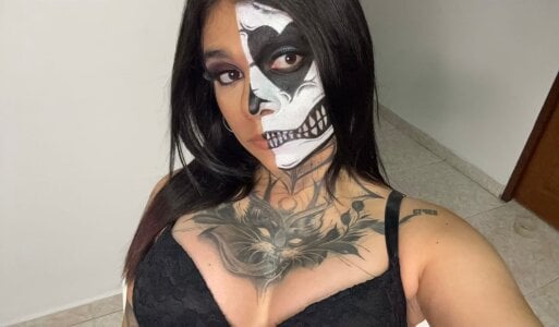 Emily_Evo skull Pic 3