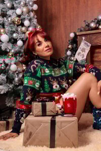 zzoe_ Xmas in red 🎄🔥 Bilde 5