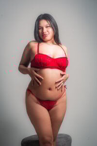 ZoeClarkk_ Does the color red look on me? ﾒ૦ﾒ૦💋 Pic 2