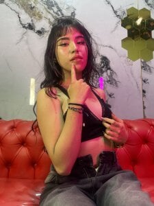 Shayla_Song Public Pic 4