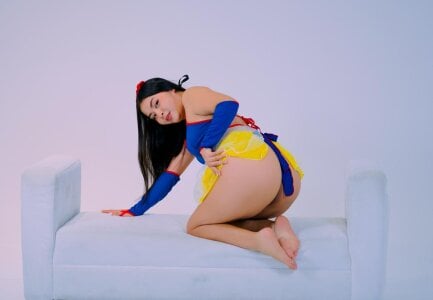 SaraVegass snow white Pic 5