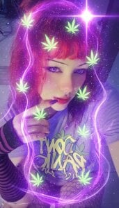 Sarah-Stoner purple stonerrr Pic