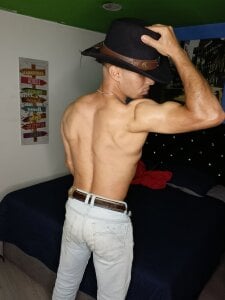 x_harold_x Public Pic 2