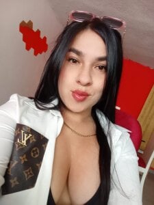 hellen_Arth Public Pic 4