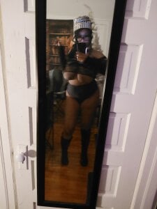 VenezuelaLuxeNoir Im still here..xo Pic 4