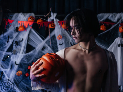 CalvinOwens kullanıcısının Happy Halloween! 👻🎃 albümü -  6 fotoğraf