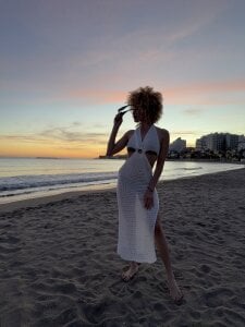 Alexa_Duque34 beach day Pic 6