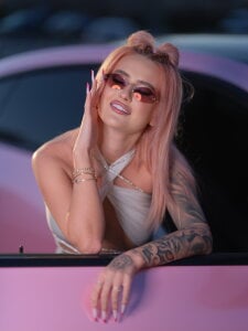 MikyLust Public Pic 3