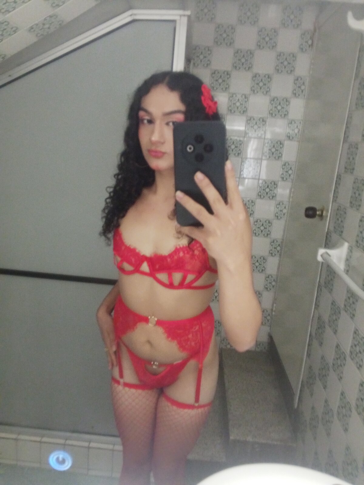 صور scarletcherry18 الرائجة  4645