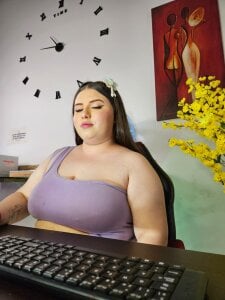 Kitty_Bms_ Do you like it when I'm your secretary? Pic