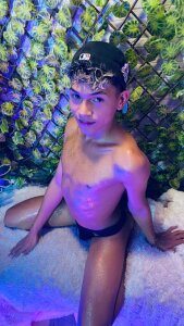 my body highlighting how brilliant I am de Sammy_Millers Foto 3