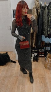 Teufelshelferin Public Pic