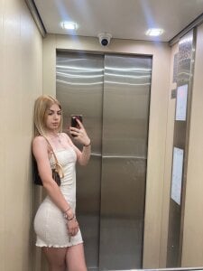 KaylaBloom: Public ( 2 фото)