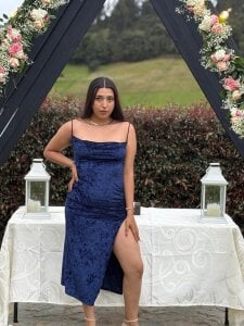 Alix_Rousses21 ELEGANT WOMAN Pic 2