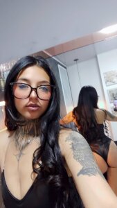 HannyJones The girl in black 🥵🖤 Pic