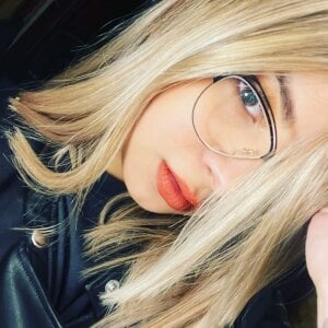 avrill_morgan A little about me . fénykép