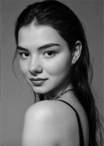 Laura_Sunday Public Foto 6