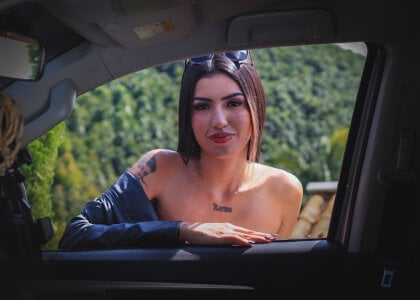 Saraa_lov a nice day of walking Pic